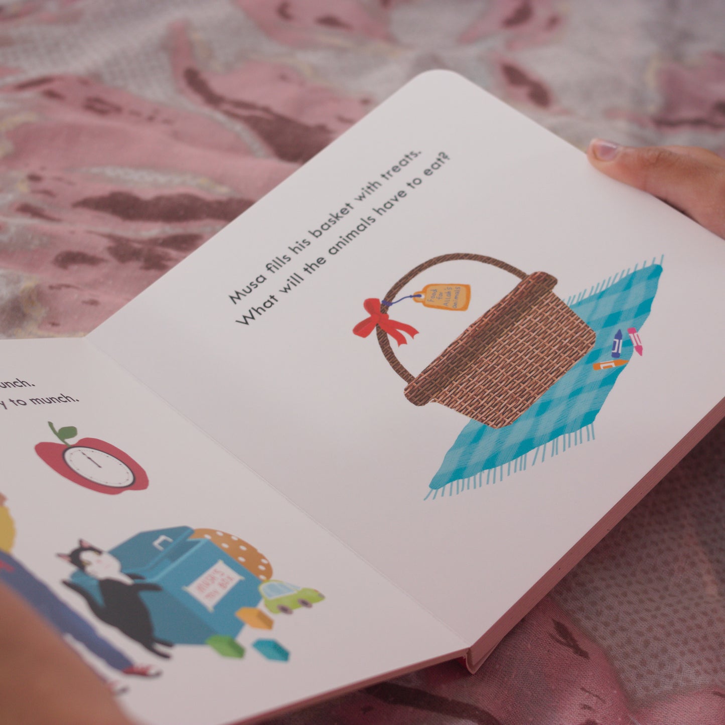 Musa Feeds Allah’s Animals - Lift the Flap Board Book