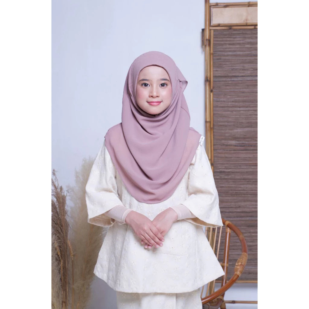 Dusty Pink Chiffon Kids Hijab Anafiya Gifts UK Dusty Pink Chiffon Kids Hijab Anafiya Gifts UK