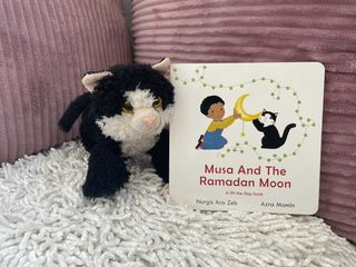 Musa And The Ramadan Moon - Lift The Flap Book