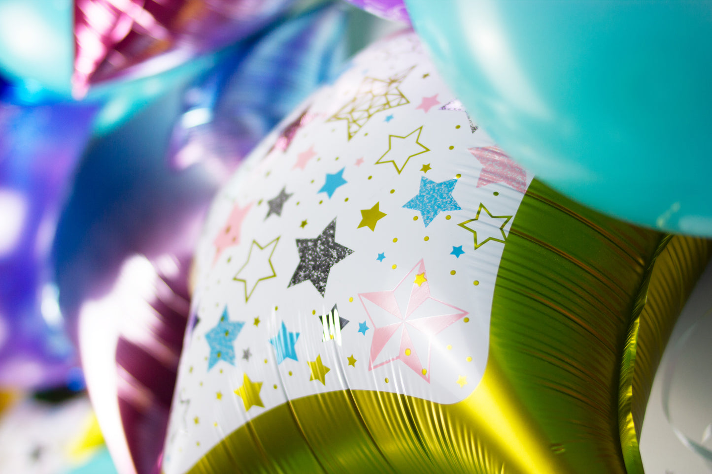 Gold & White Star Foil Balloons - Pack of 3